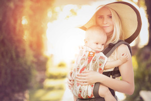 elizabeth-matthew-babywearing_0500