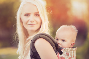 elizabeth-matthew-babywearing_0904